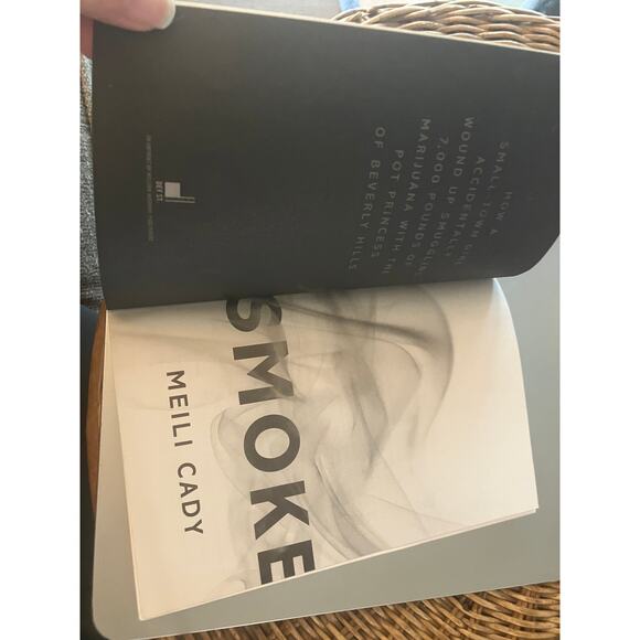 Smoke: How a Small-Town Girl Accidentally Wound Up Smuggling Meili Cady Paperbac - Picture 5 of 7